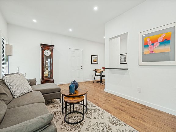 3rd image of 5620 Live Oak St #106