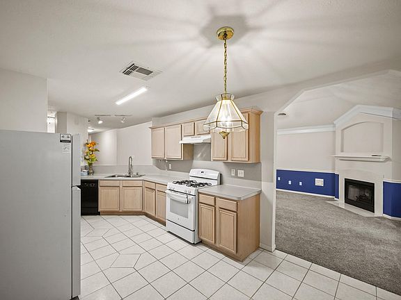 3rd image of 19322 Cactus Rose Dr