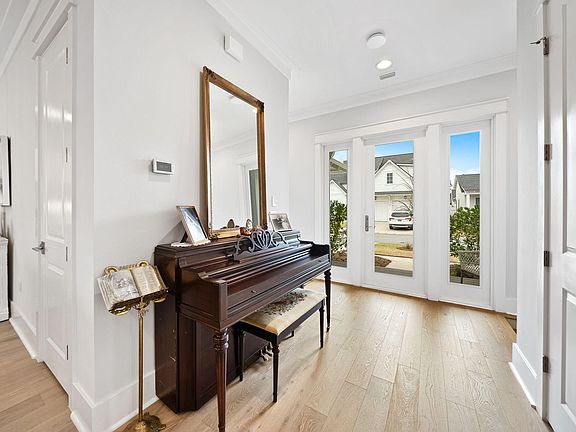 2nd image of 64 Heartwood St