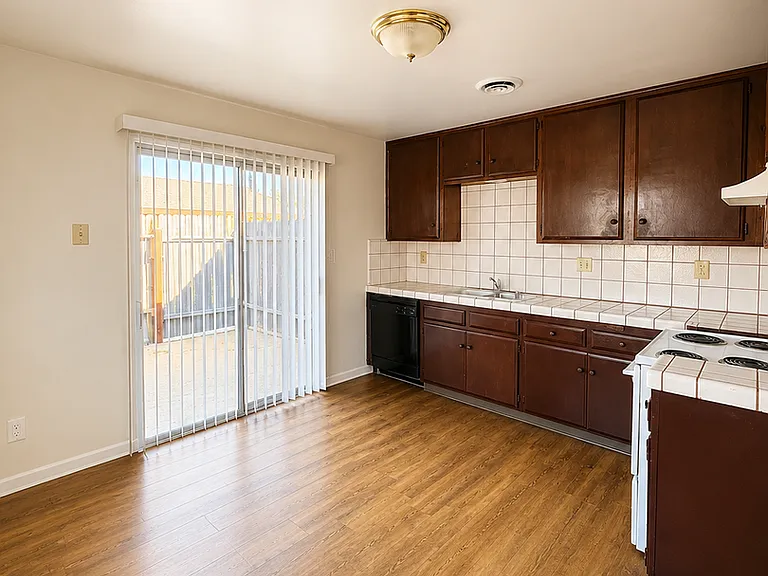 M13- 2820 N. Halfmoon Dr. — Photo 4