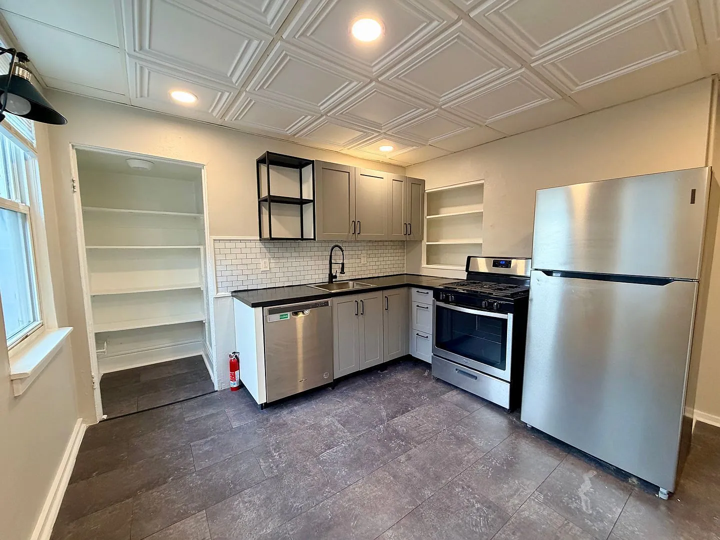 4 bed, 2.0 bath, $1,300 — Photo 1