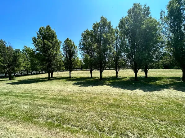 Approx E, Crete, IL 60417