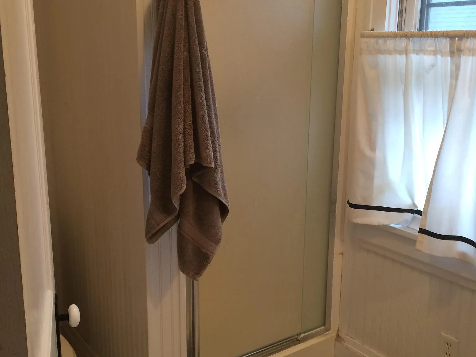 6 bed, 2019 sqft, $500 — Photo 3