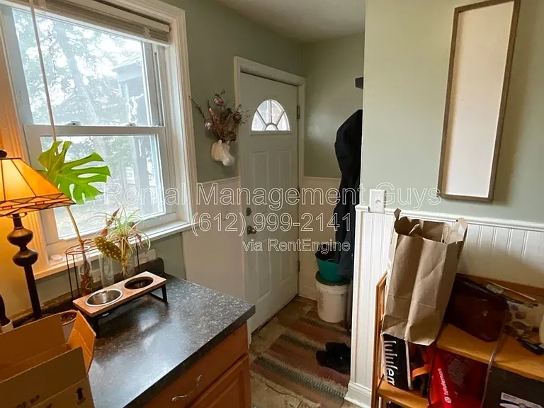 1938 Roblyn Ave #1 — Photo 15