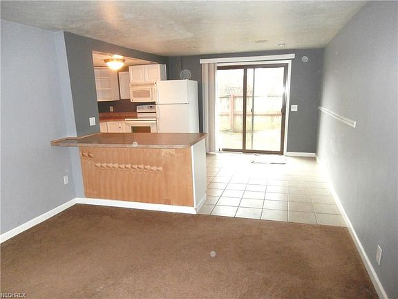 4th image of 1651 Mentor Ave APT 812