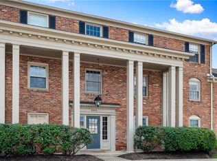 665 Robinwood Dr APT C, Pittsburgh, PA