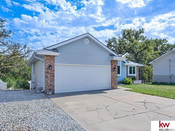 3rd image of 9811 Gabriella Dr