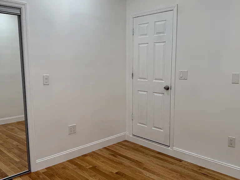 11 Elm St — Photo 10
