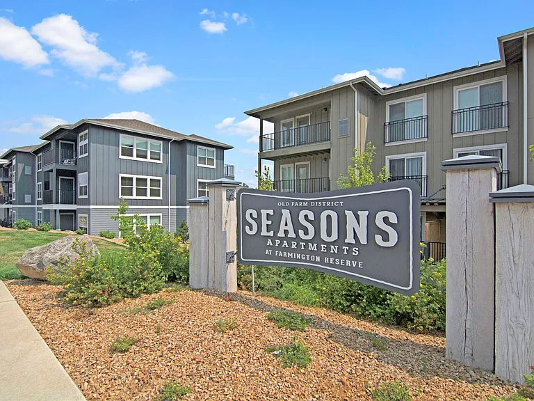 Seasons at Farmington Reserve — Photo 13
