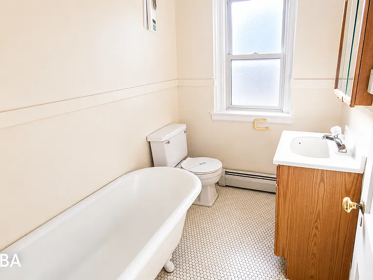 178 Summit Ave — Photo 32