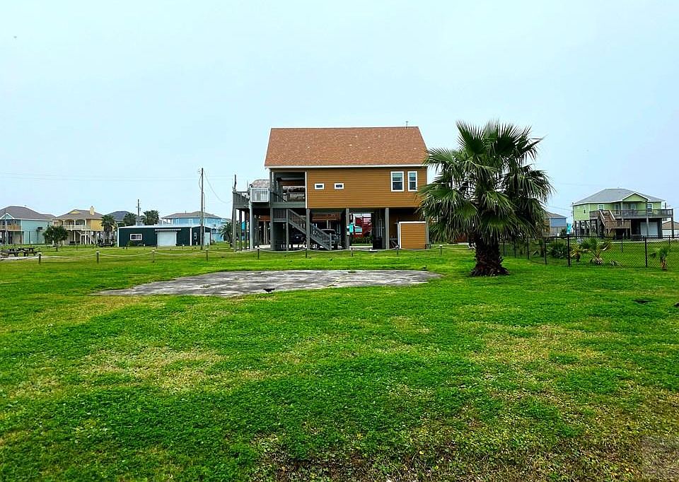 2nd image of 955 Palm Ridge Dr