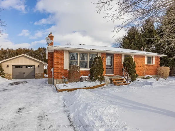 8 E Williams St, North Middlesex, ON N0M 1A0