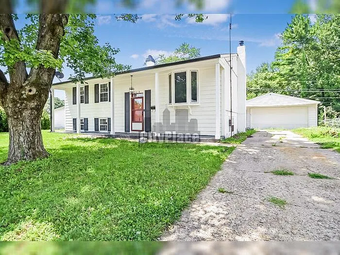 3202 Macarthur Ln — Photo 3