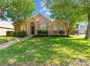 1060 Knightsbridge Dr, Frisco, TX 75036