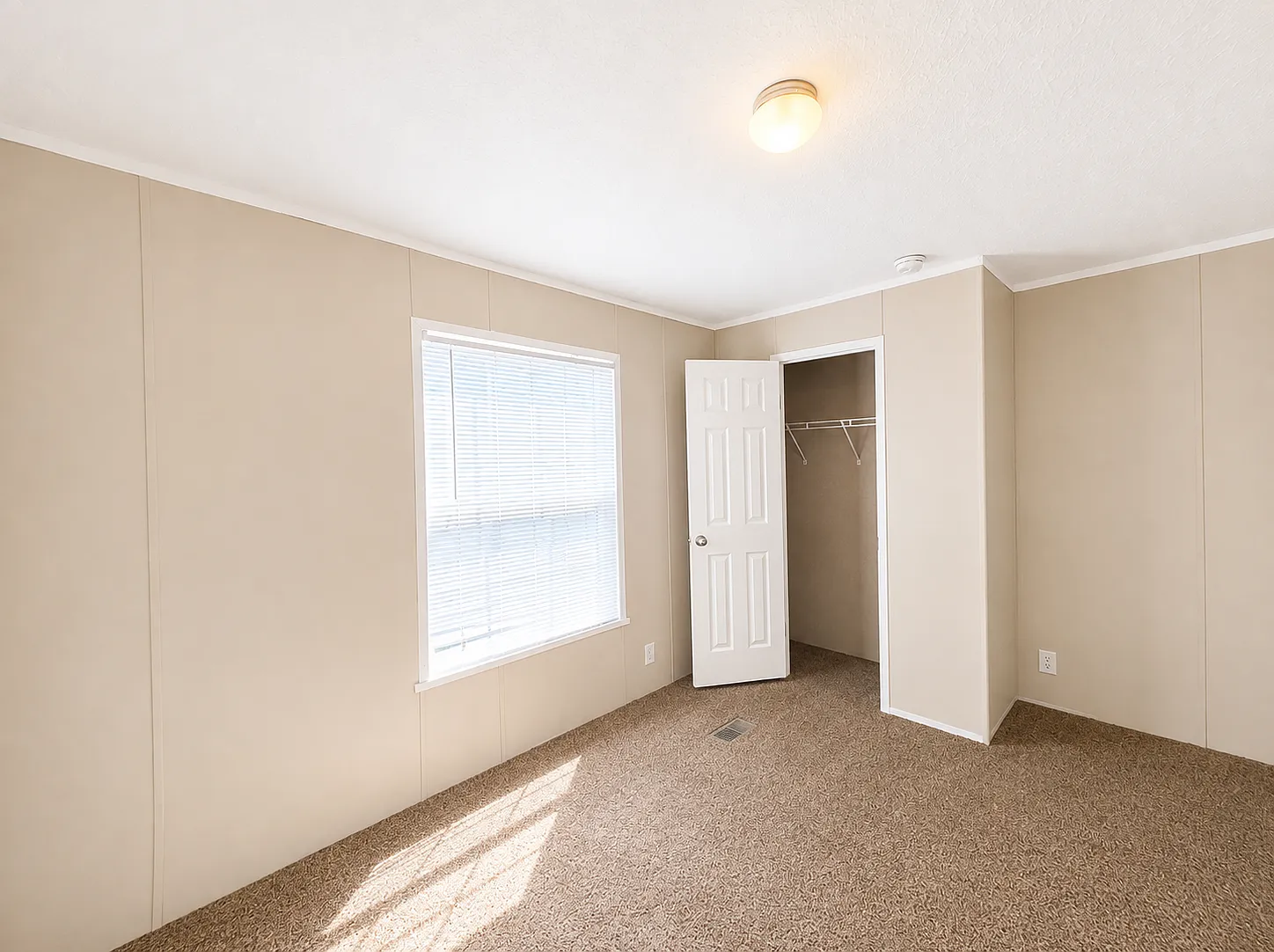 3 bed, 960 sqft, $999 — Photo 3