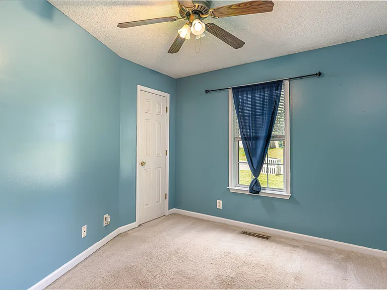 702 Artic Ave — Photo 16