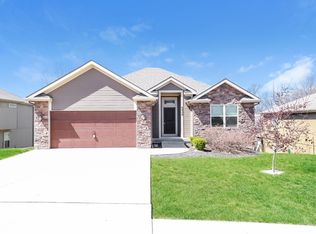 6826 N Pontiac Ave, Kansas City, MO 64151