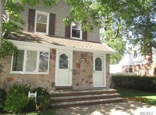 894 Garfield St, Franklin Square, NY 11010