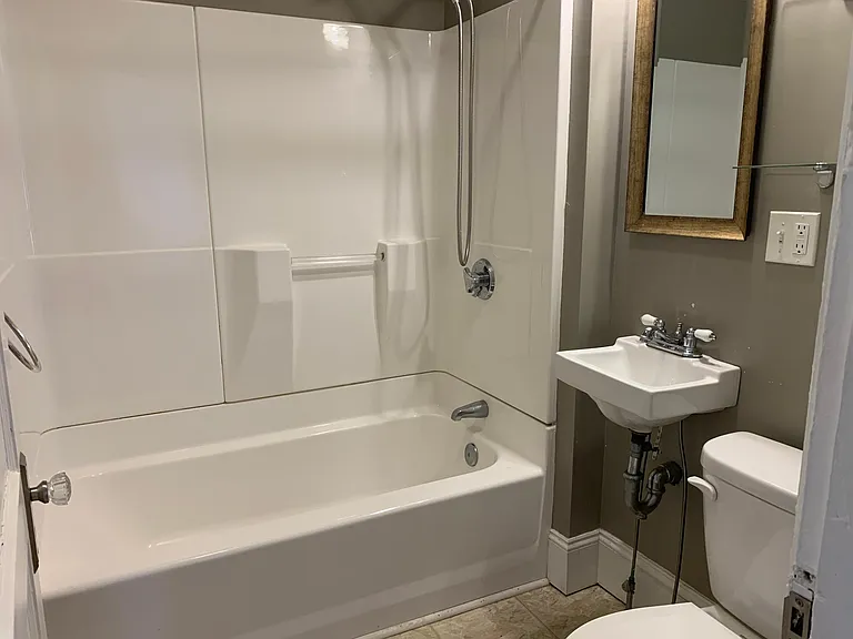25 Arch St #1 — Photo 15