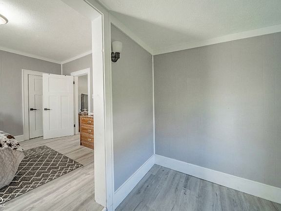 4th image of 803 S 22nd St