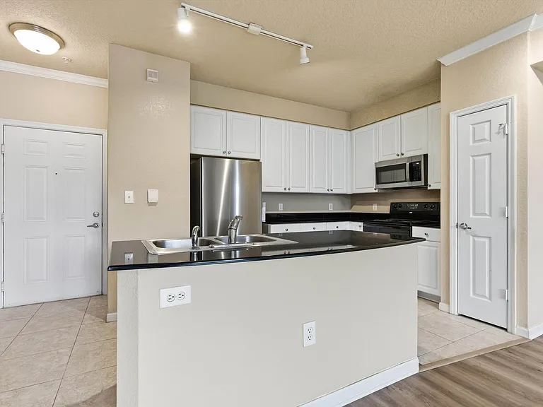 8539 W Gate Pkwy — Photo 10