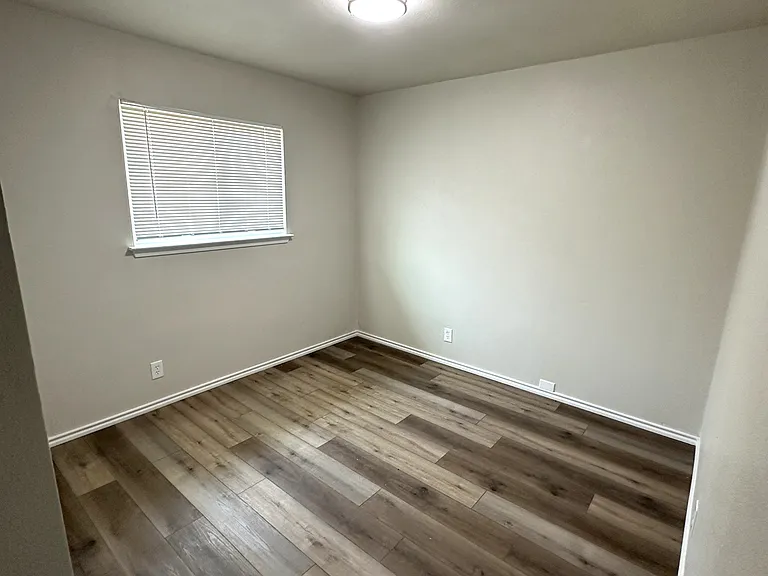 459 Maddux St — Photo 12