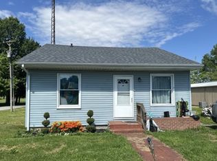 415 S Park St, Sesser, IL