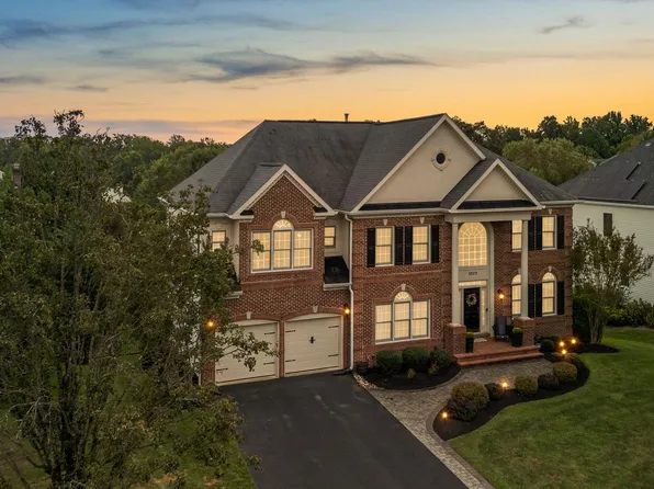 5323 Grovemont Dr, Elkridge, MD 21075