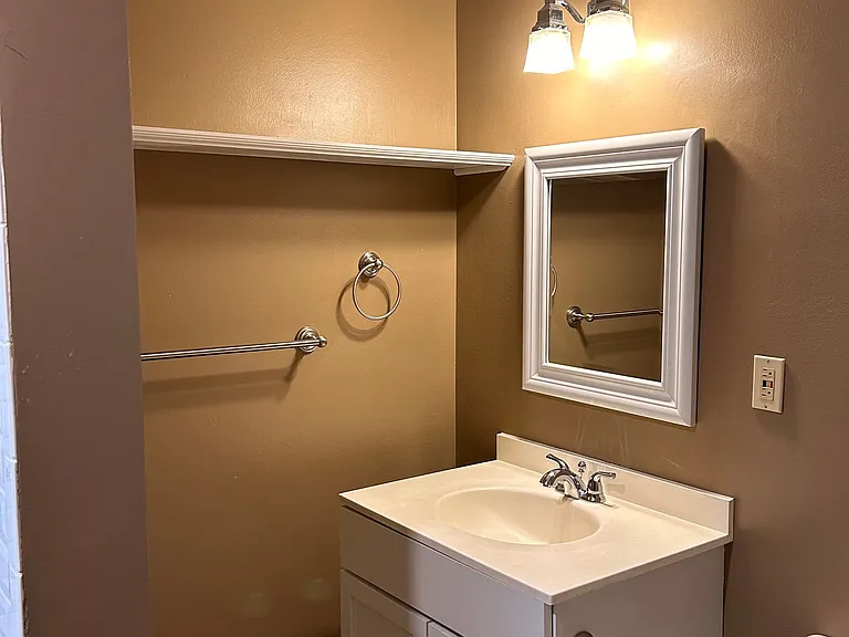 1127 Adams St NE #1 — Photo 14