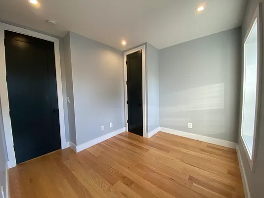 Rented by Lodger Corp | media 37