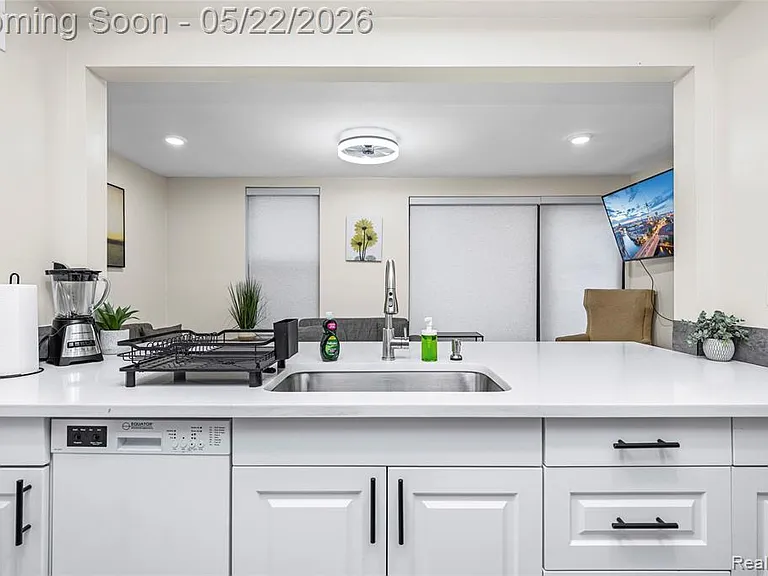 213 1/2 N Main St #ANN — Photo 16