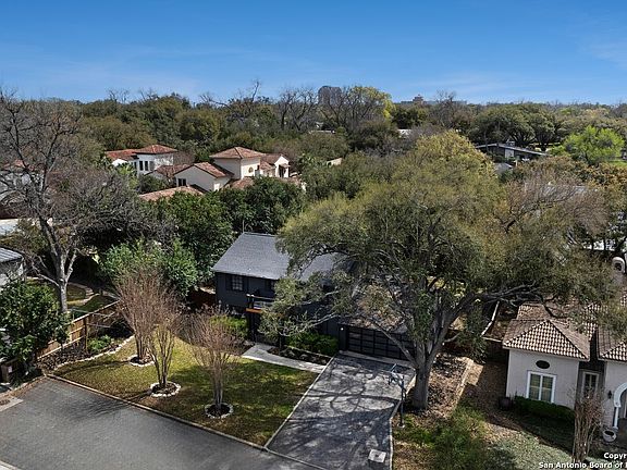 3rd image of 112 Coventry Ln