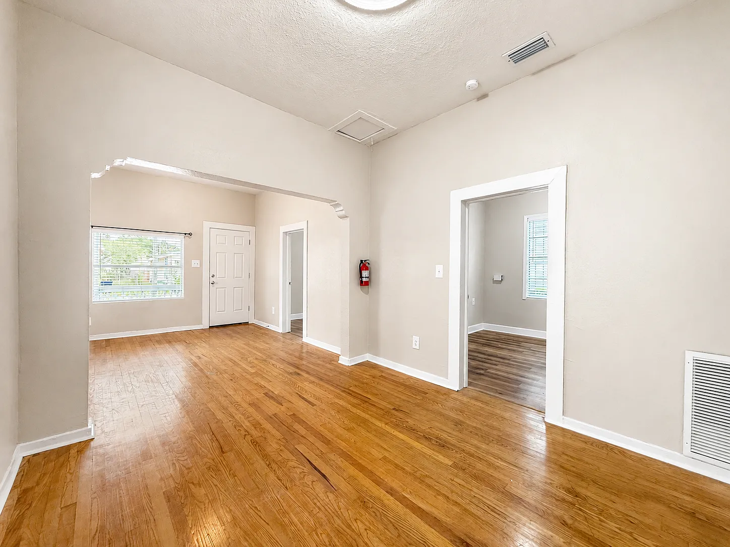 2 bed, 2.0 bath, 972 sqft, $2,195 — Photo 4