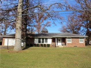 906 N Circle Dr, Wapakoneta, OH 45895