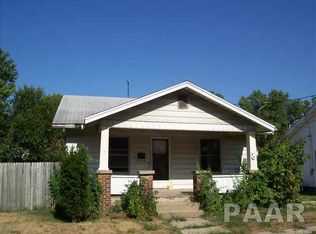 8 Hecker Ct, Pekin, IL 61554