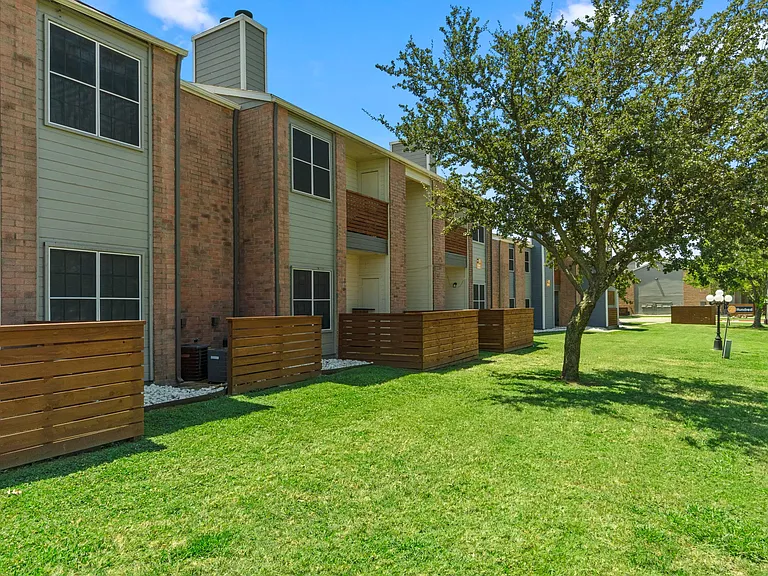 23Hundred Apartments — Photo 44
