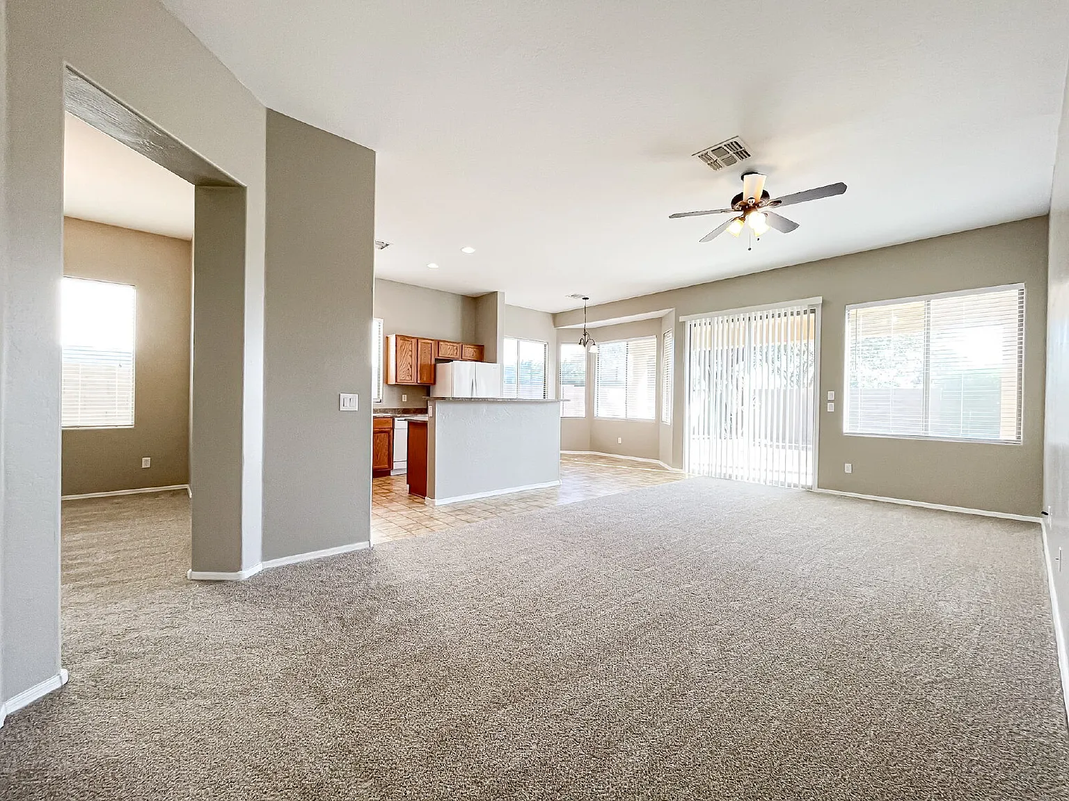 3529 W Belle Ave — Photo 4