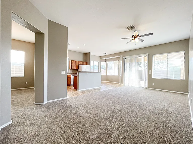 3529 W Belle Ave — Photo 4