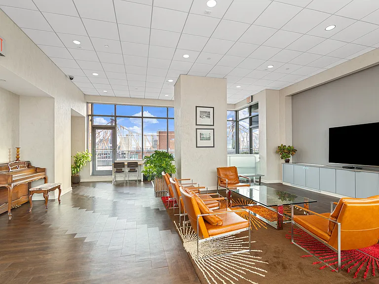455 Main St #12F — Photo 13