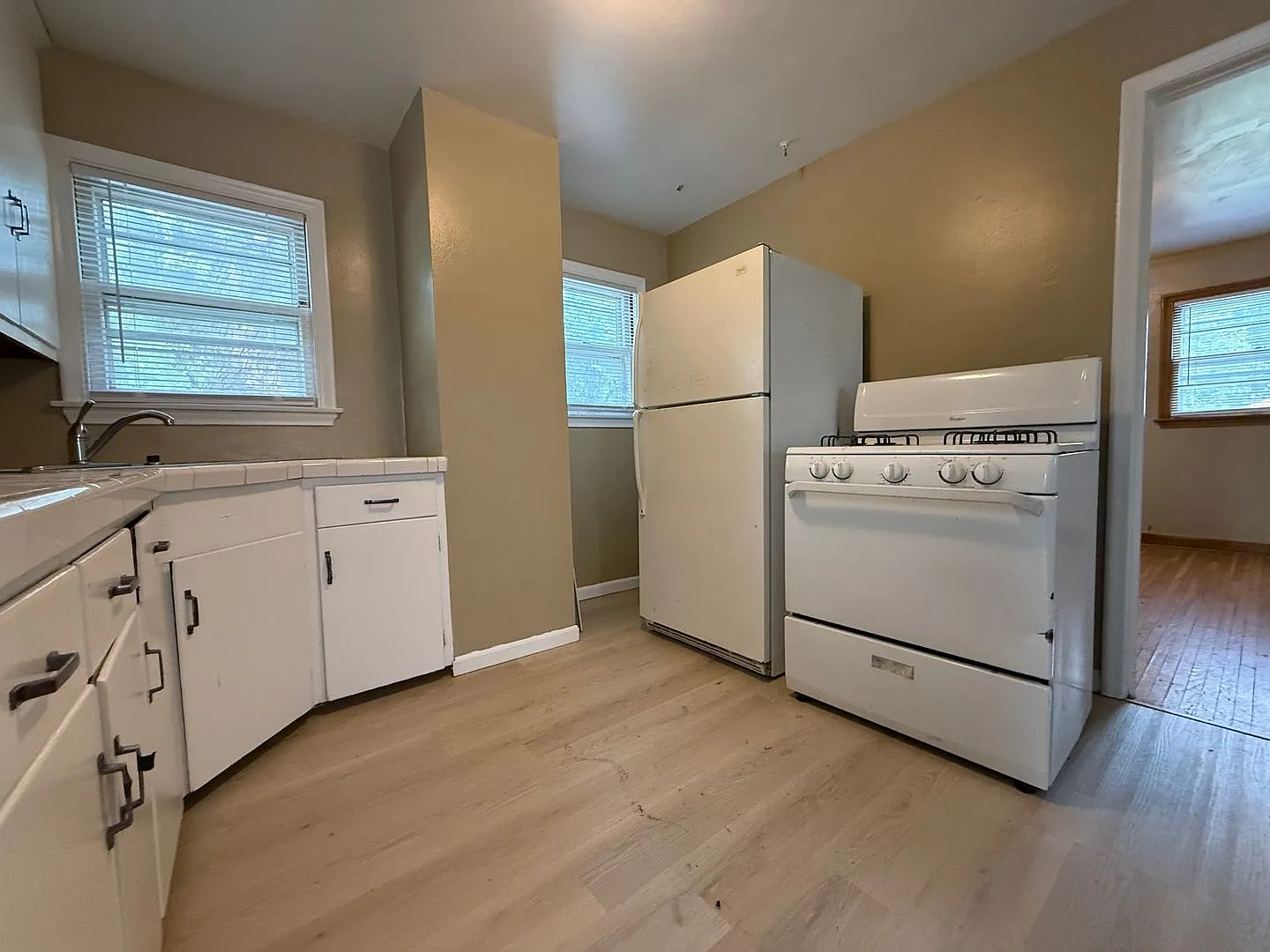 Great 2+ Bedroom Single Family Home off West 7th in St Paul — Photo 1