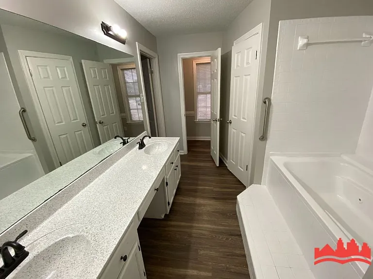 2159 Shady Grove Cv — Photo 10