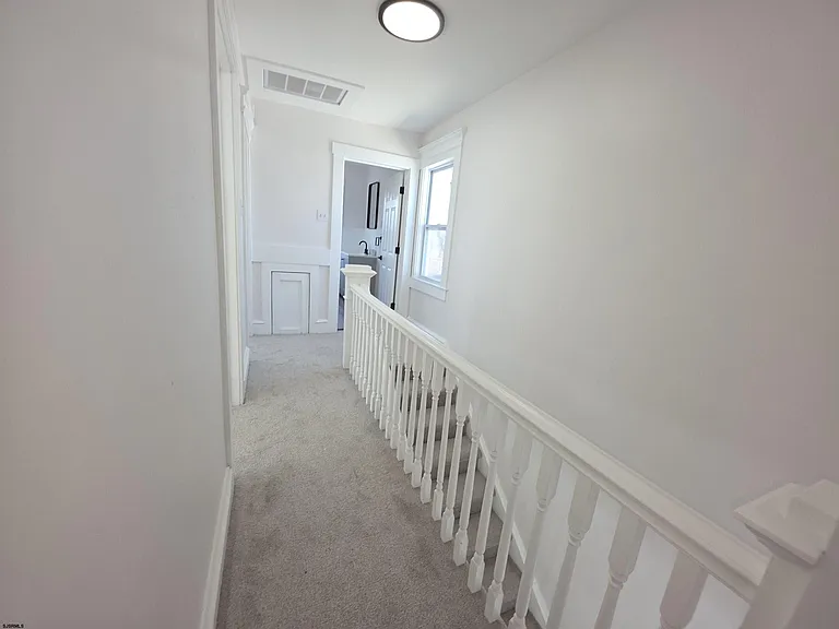 346 N Delaware Ave — Photo 26
