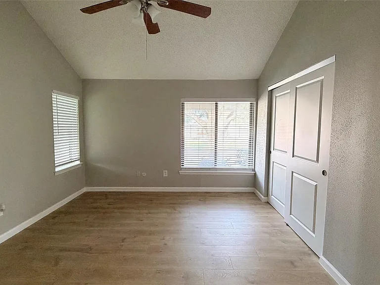 7202 S Dairy Ashford Rd — Photo 23