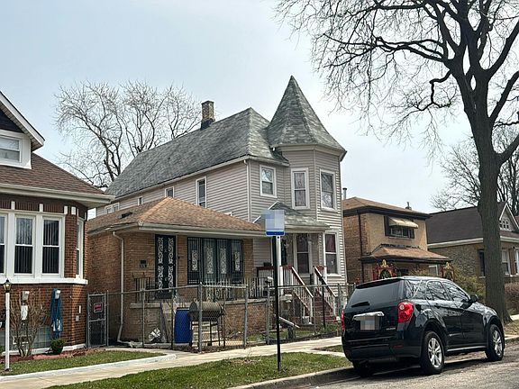 3rd image of 6741 S Bell Ave