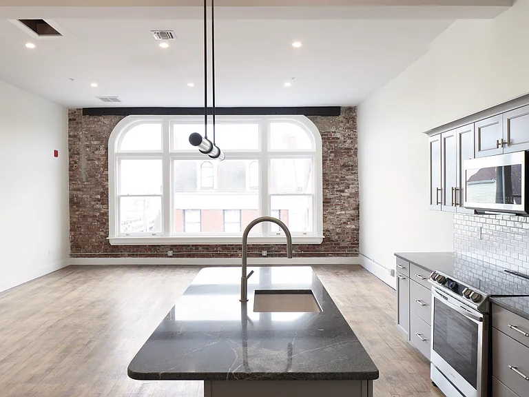 137 Bank St #2 — Photo 2