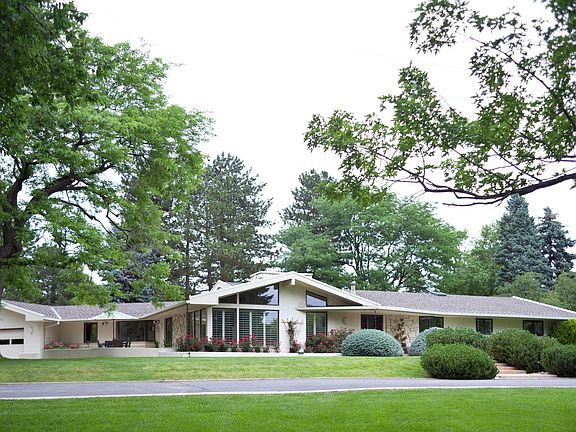 2nd image of 5416 Sunset Dr