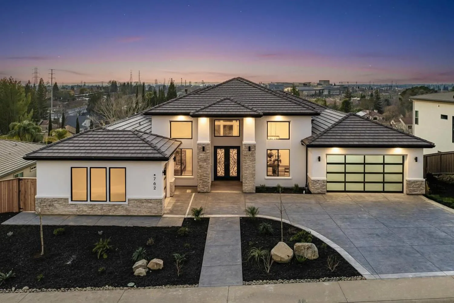 762 Glen Mady Way photo 1