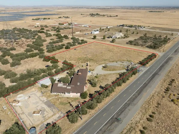 8539 W Avenue L, Lancaster, CA 93536