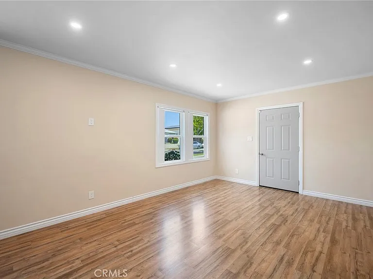 528 Ivy St — Photo 7