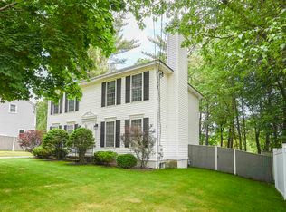 17 Windward Ln, Manchester, NH 03104